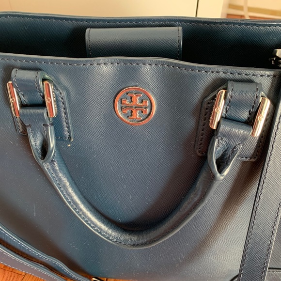 Tory Burch Robinson triangle tote - Picture 11 of 13